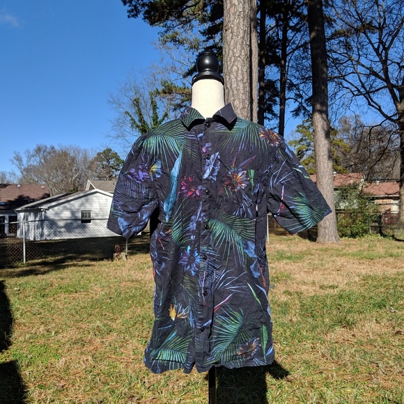 Vans Other - Vans Men's Hawaiian Floral Button Down Shirt M